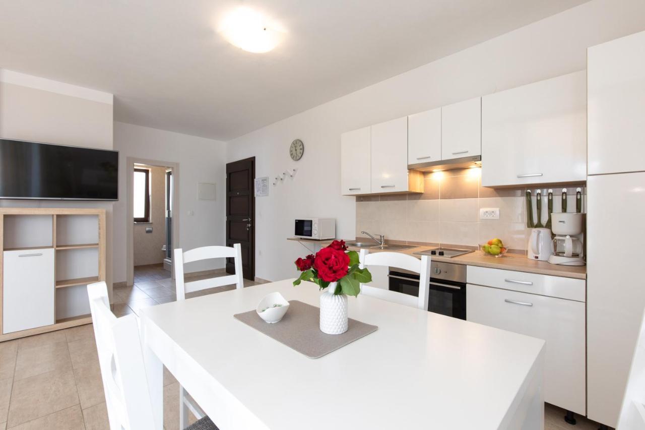 Apartments Otia Seaview Porat  Ngoại thất bức ảnh