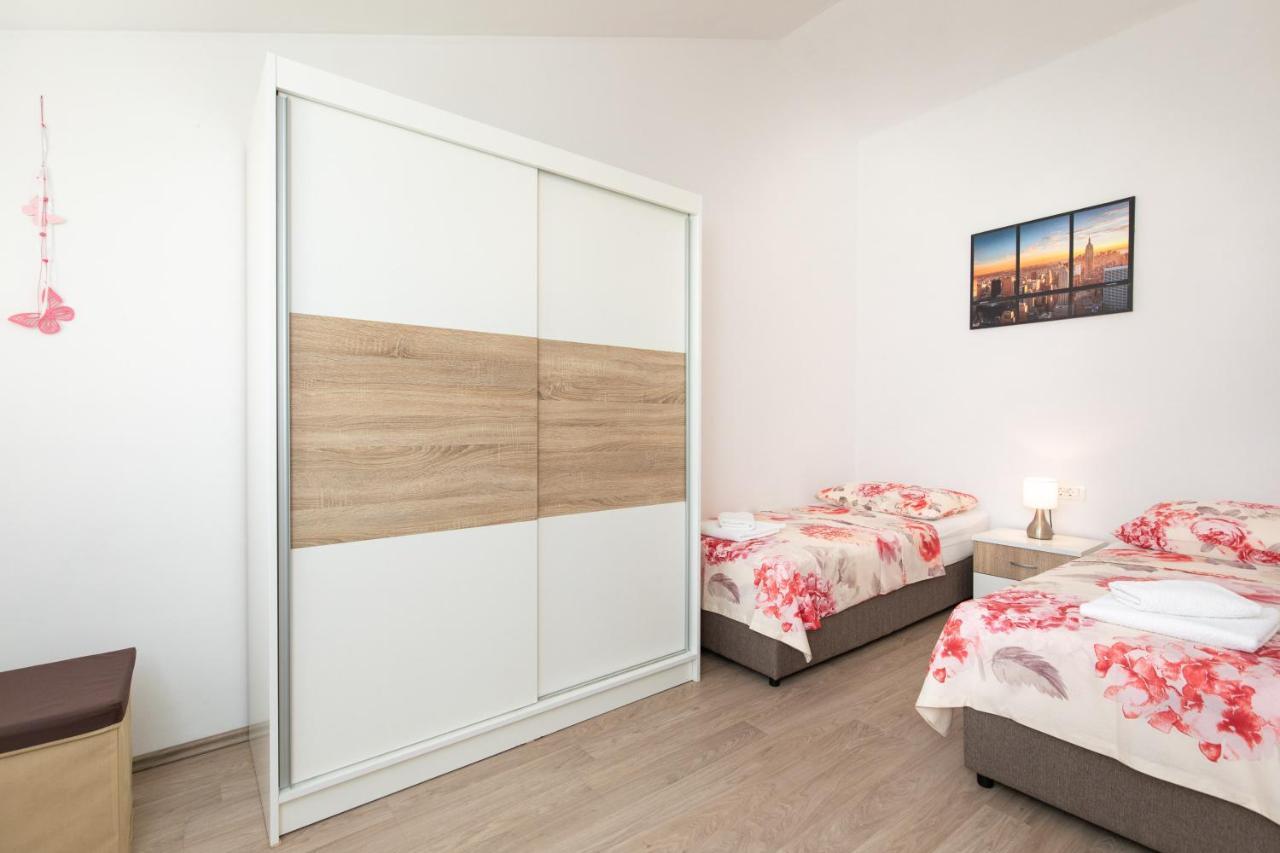 Apartments Otia Seaview Porat  Ngoại thất bức ảnh